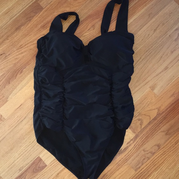 Torrid slimming swimsuit black PRETTY!